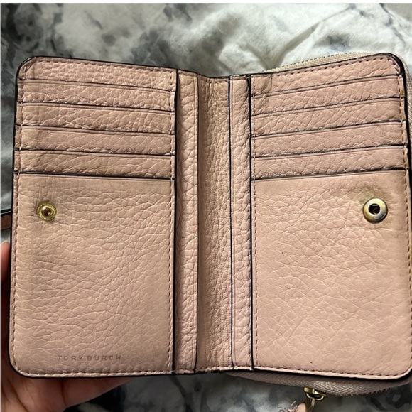 Tory Burch Mcgraw Wristlet - Picture 7 of 15